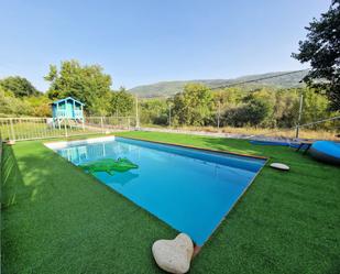 Swimming pool of House or chalet for sale in Casas del Castañar  with Air Conditioner and Swimming Pool