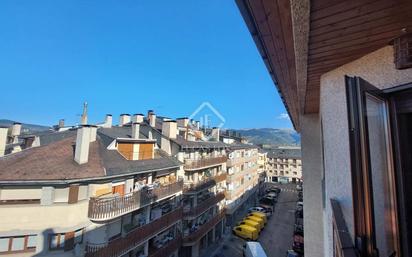 Vista exterior de Pis en venda en Puigcerdà amb Balcó