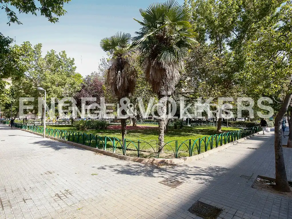 Vista exterior de Piso de alquiler en Valencia con Calefacción y Amueblado