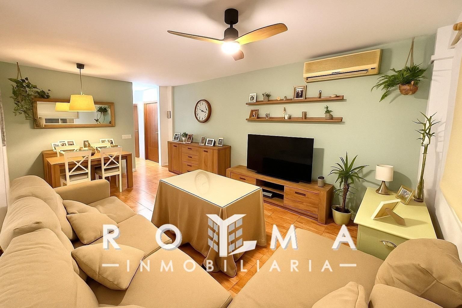 Living room of Flat for sale in Dos Hermanas  with Air Conditioner, Storage room and Community pool