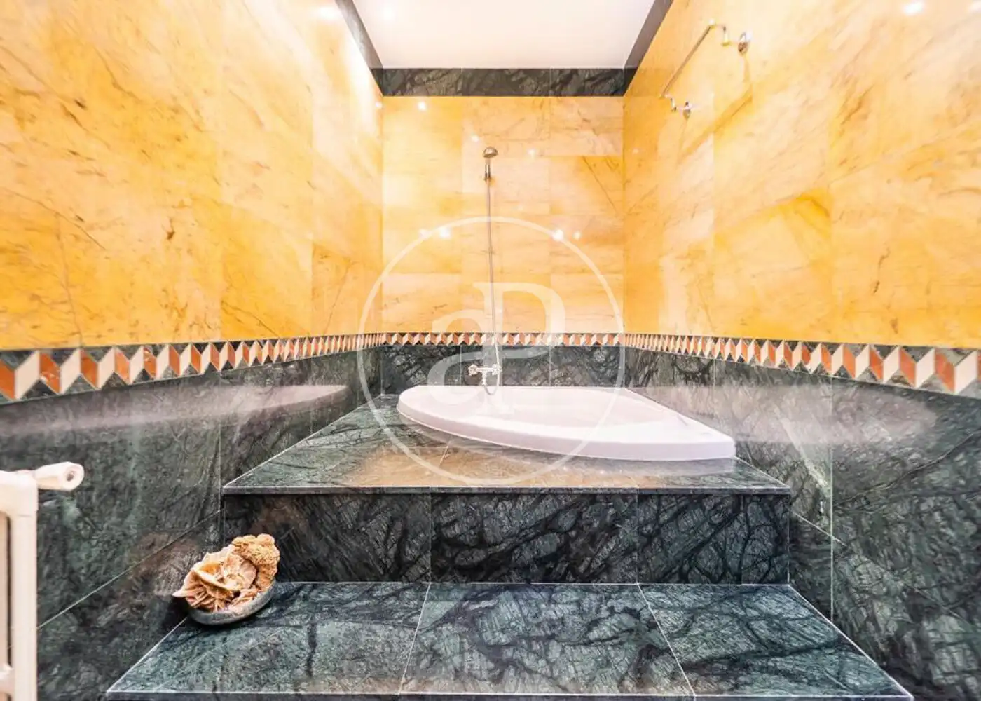 Baño de Piso de alquiler en Madrid con Aire acondicionado y Calefacción