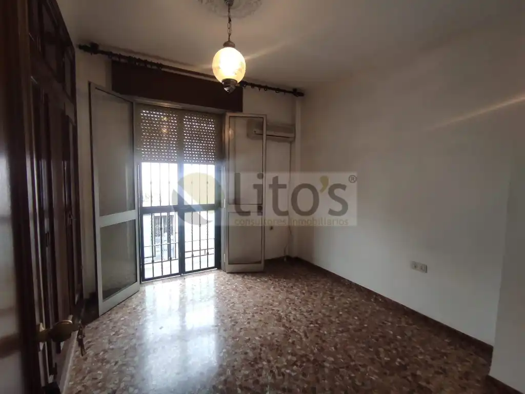 Dormitori de Casa adosada en venda en Dos Hermanas