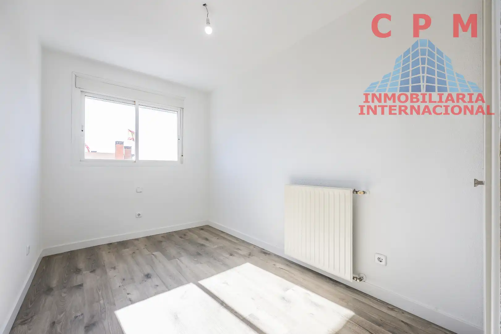 Schlafzimmer von Dachboden zur Miete in Alcobendas mit Klimaanlage, Heizung und Parkett