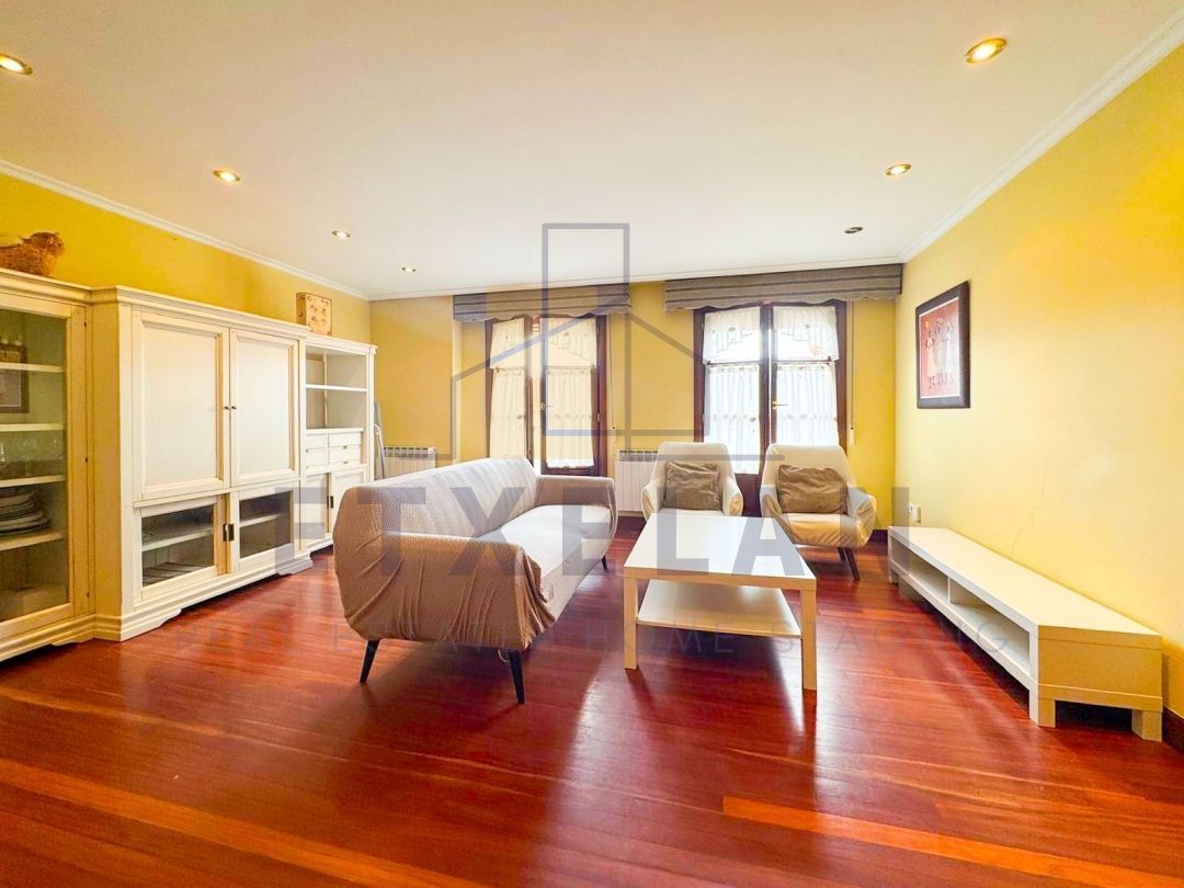 Living room of Duplex for sale in Elgeta  with Heating, Furnished and Balcony