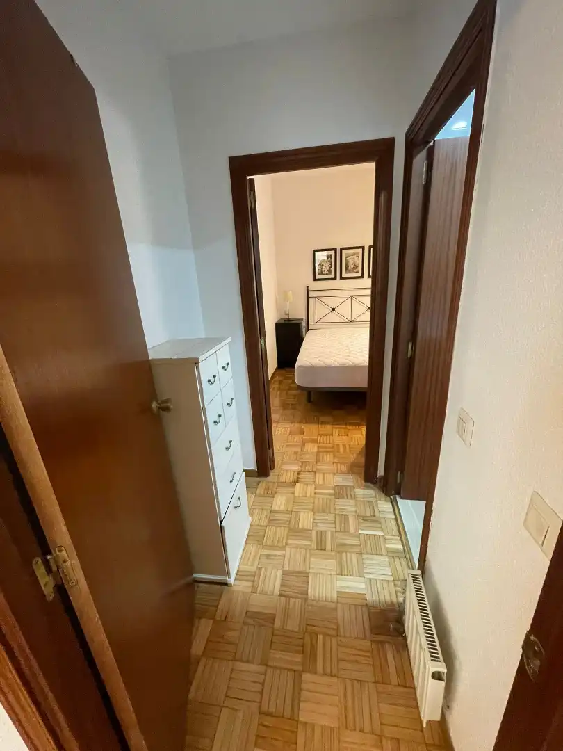 Habitación de Piso de alquiler en Alcalá de Henares con Calefacción, Parquet y Amueblado