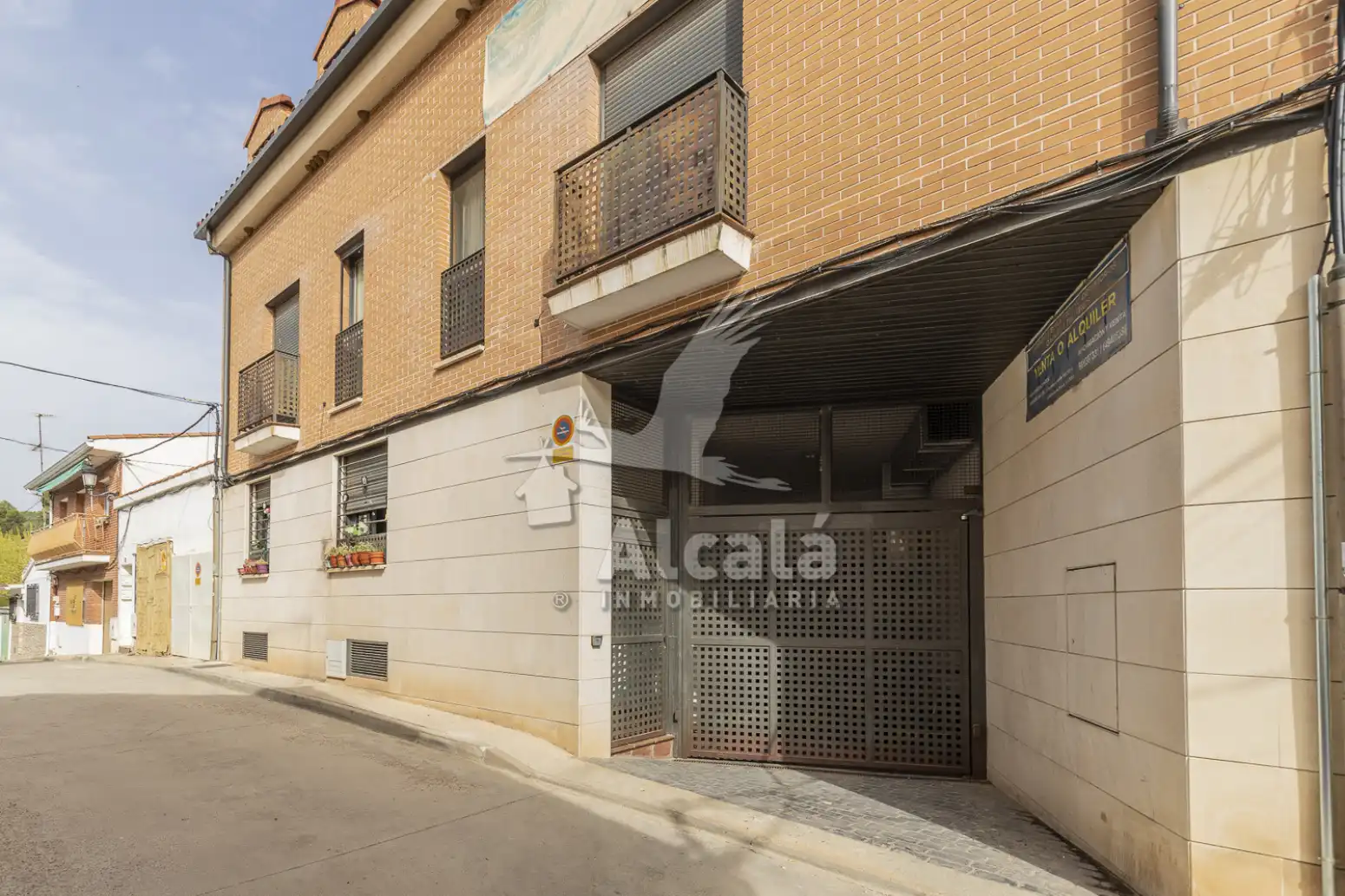 Vista exterior de Pis en venda en Chiloeches amb Calefacció, Traster i Balcó