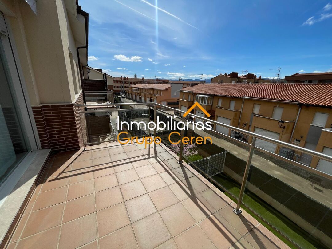 Außenansicht von Wohnung zum Verkauf in Alesanco mit Heizung, Terrasse und Abstellraum