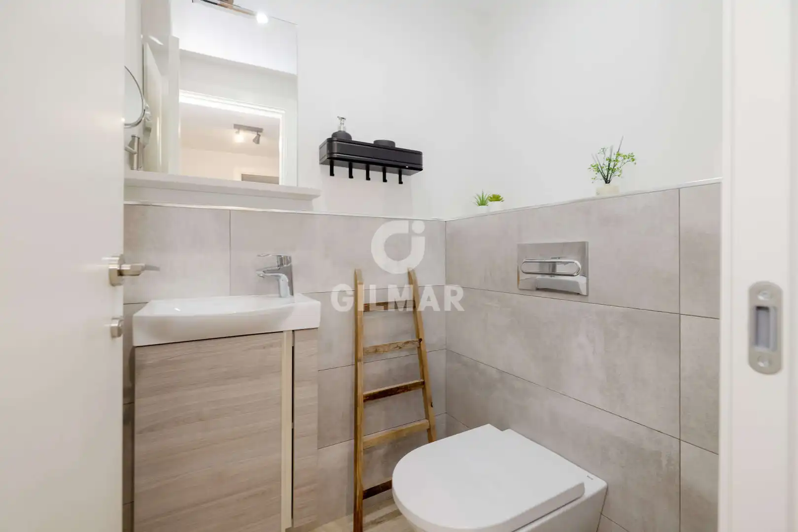 Bany de Apartament en venda en Estepona amb Calefacció, Jardí privat i Piscina