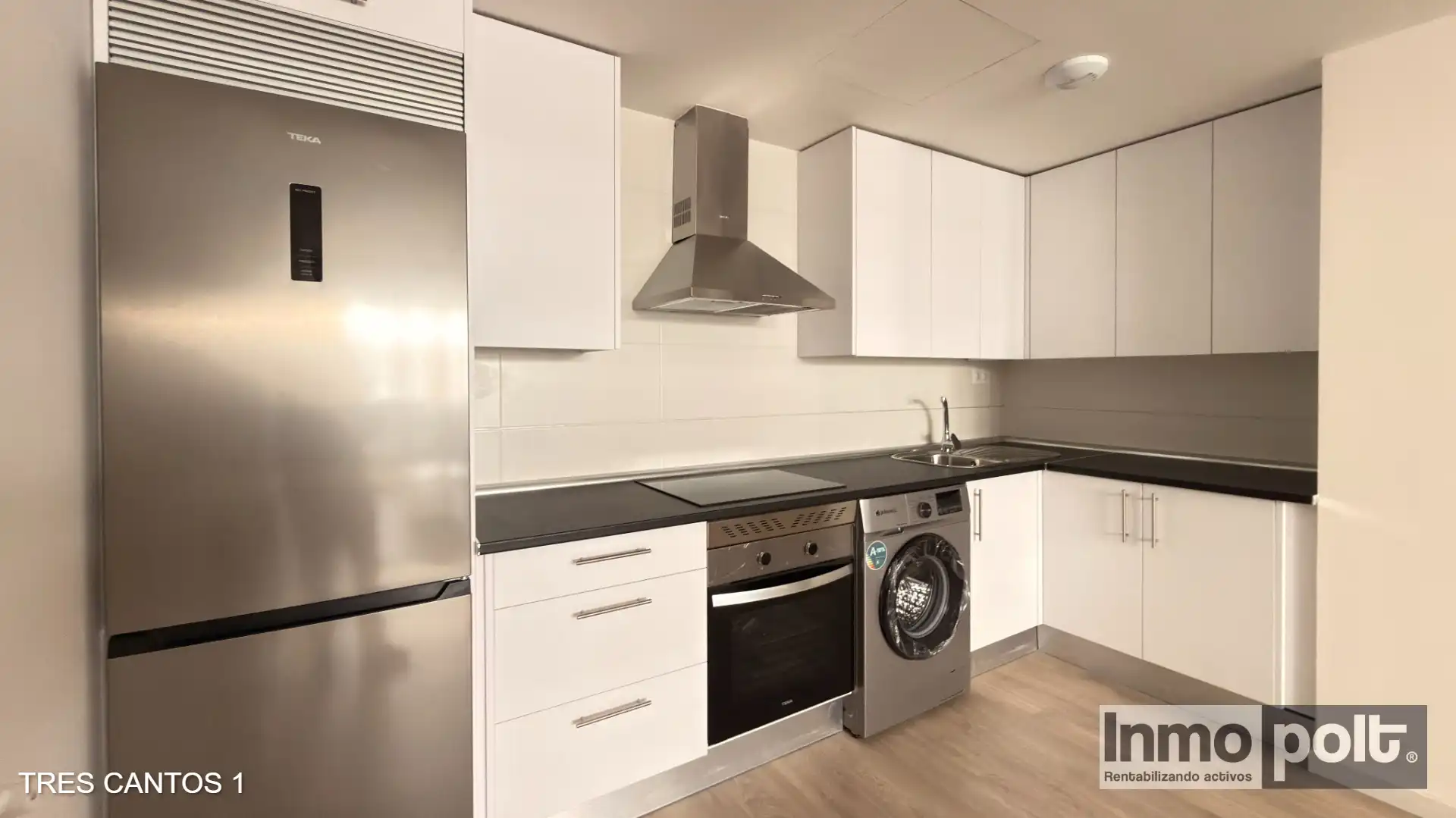 Kitchen of Flat for rent in Tres Cantos  with Air Conditioner, Furnished and Oven