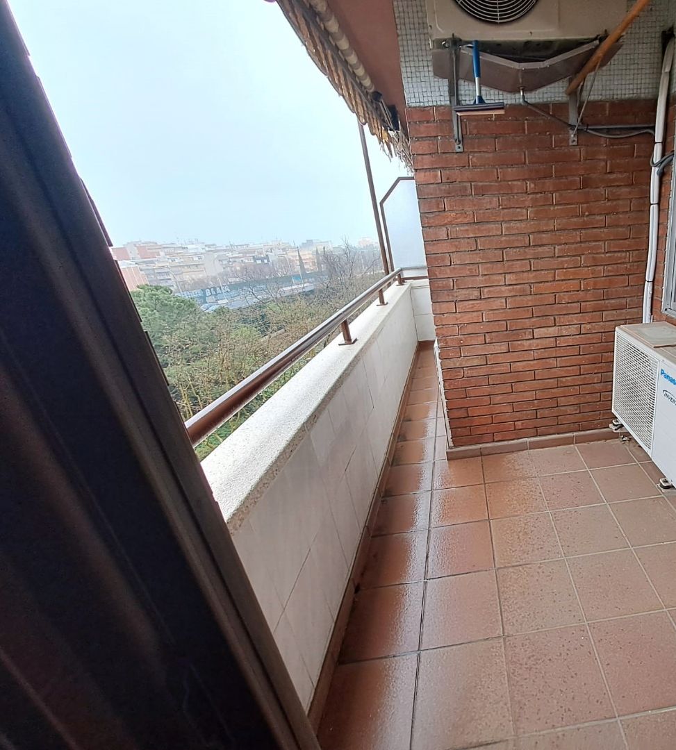 Terrassa de Pis en venda en Esplugues de Llobregat amb Aire condicionat, Parquet i Balcó