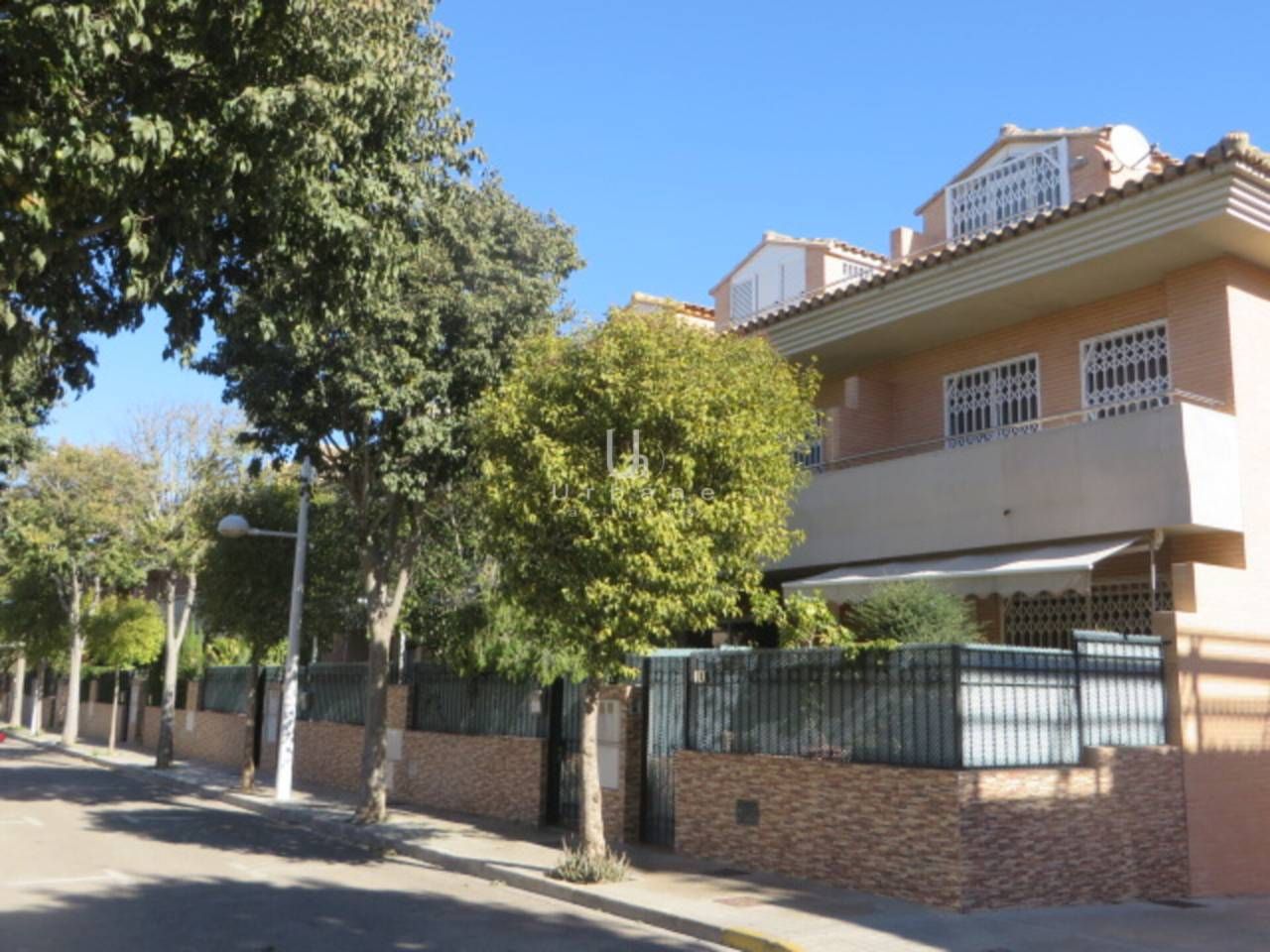 Exterior view of Single-family semi-detached for sale in Picanya  with Private garden, Terrace and Furnished