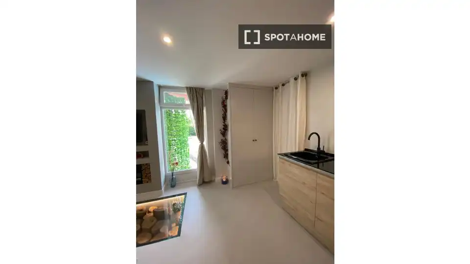 Habitación de Piso de alquiler en Las Rozas de Madrid con Aire acondicionado, Calefacción y Amueblado