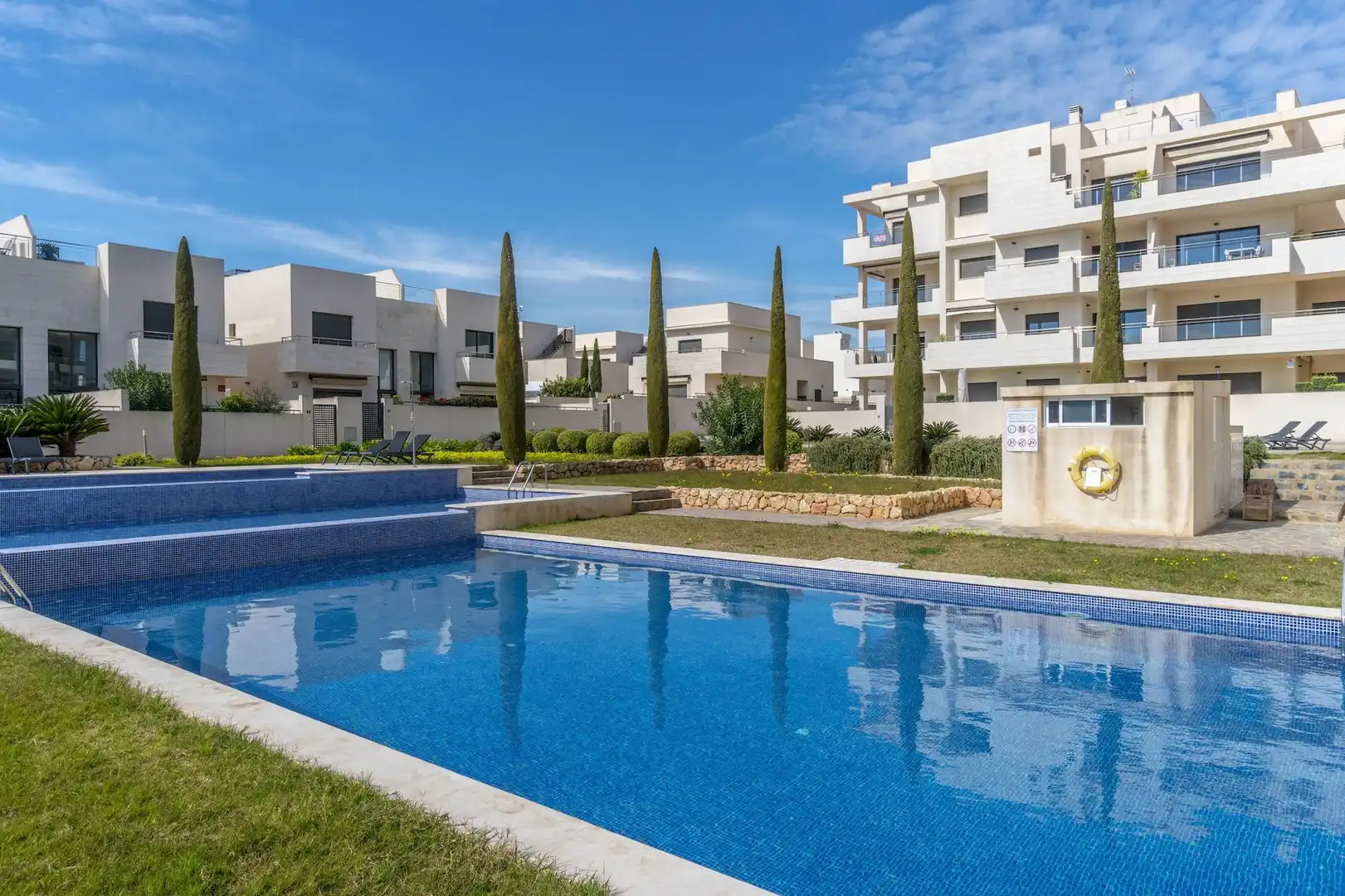Piscina de Apartament en venda en Orihuela amb Moblat