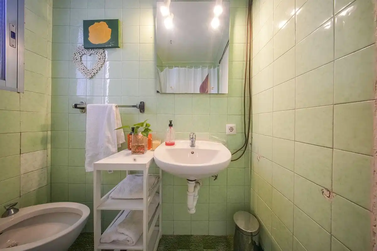 Bathroom of Ground floor for sale in Madrid  with Heating