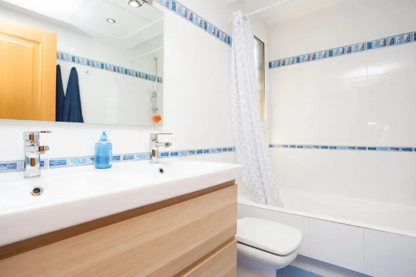 Bathroom of Detached homes for sale in Zaragoza  with Air Conditioner, Heating and Private garden