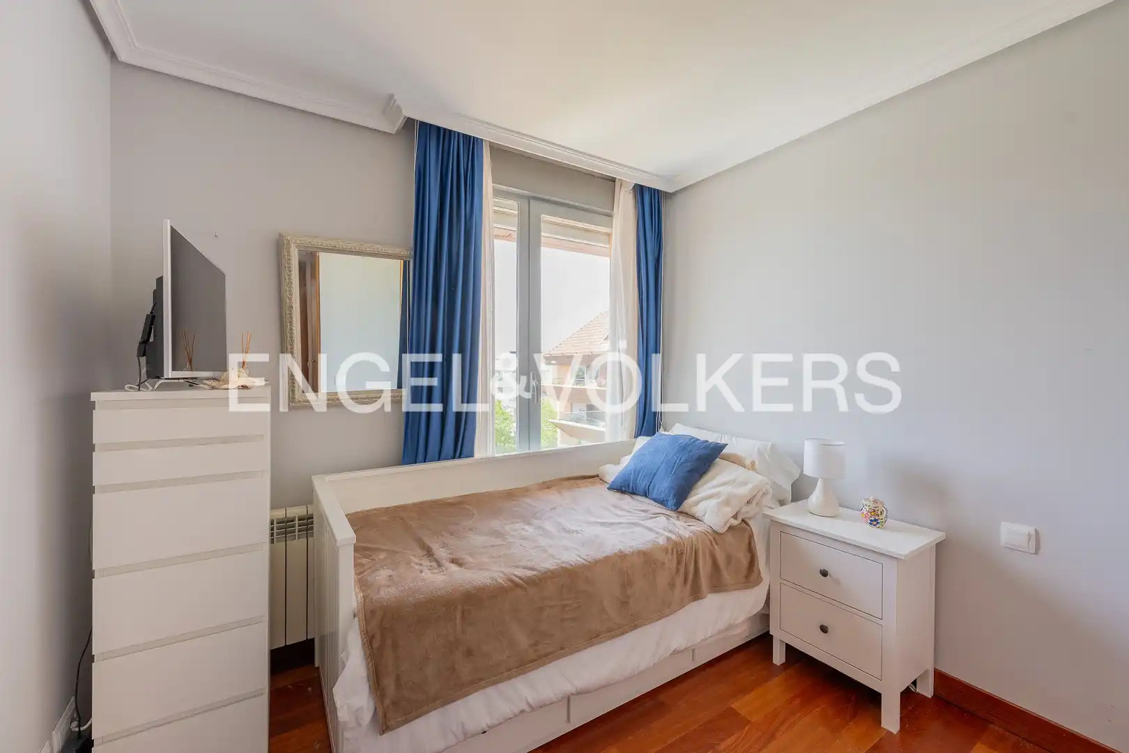 Habitación de Ático de alquiler en Boadilla del Monte con Aire acondicionado, Calefacción y Parquet