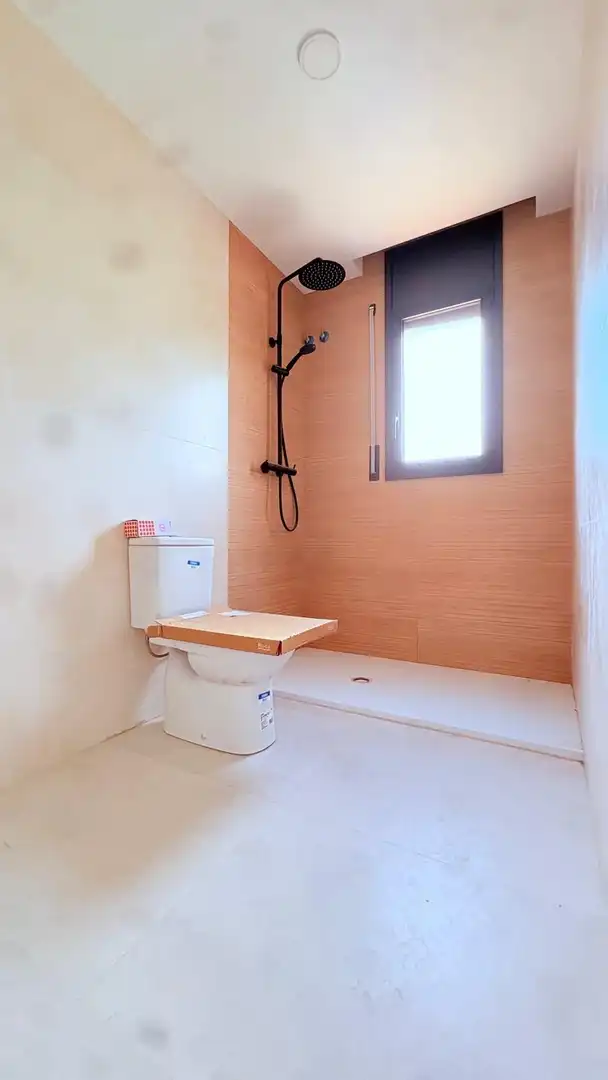 Baño de Casa o chalet en venta en Castellar del Vallès con Calefacción, Parquet y Terraza