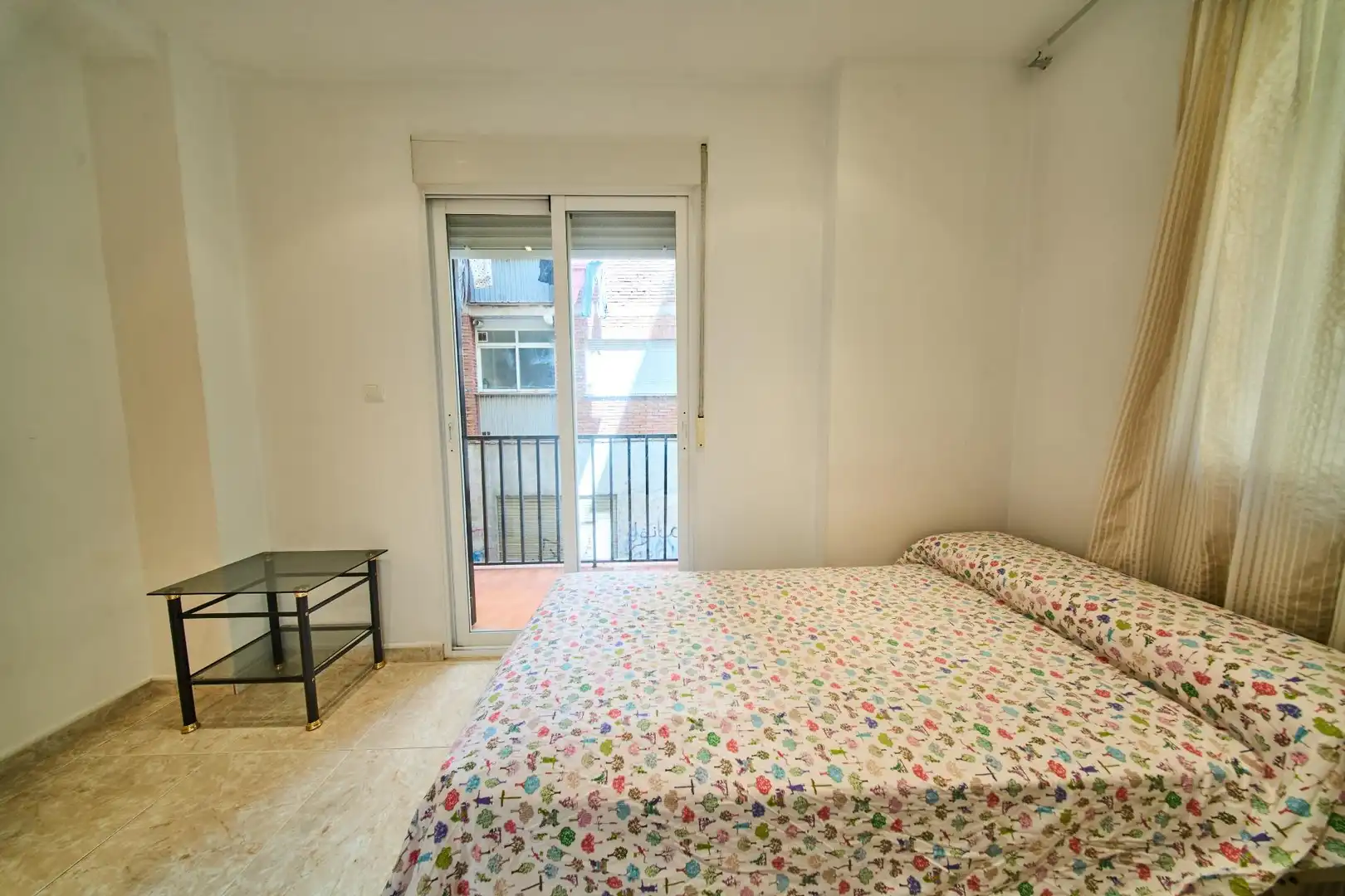 Bedroom of Flat for sale in Granada  with Air Conditioner and Balcony