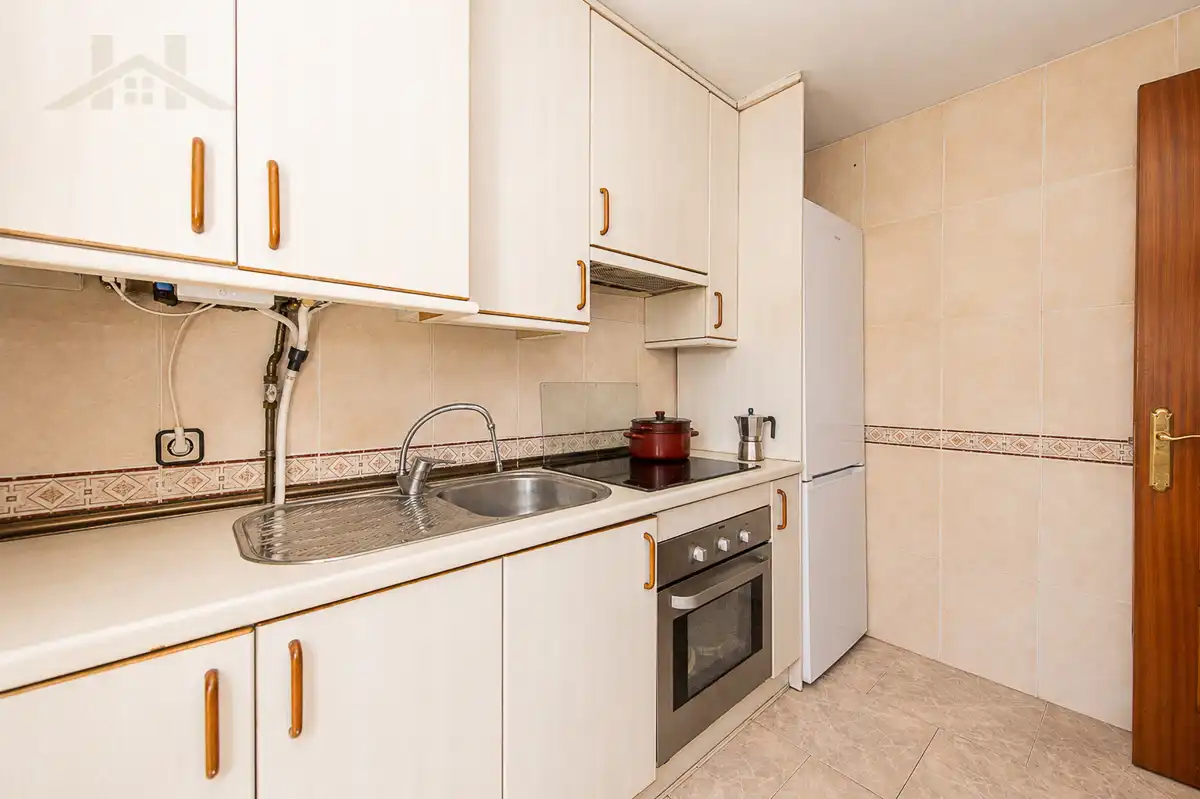 Küche von Wohnung zum Verkauf in San Sebastián de los Reyes mit Klimaanlage, Heizung und Terrasse
