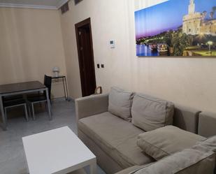 Living room of Flat to rent in  Sevilla Capital  with Air Conditioner, Heating and Parquet flooring