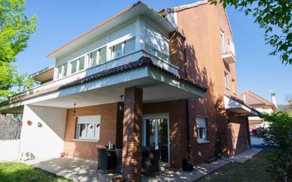 Vista exterior de Casa o xalet de lloguer en Villanueva de la Cañada amb Terrassa