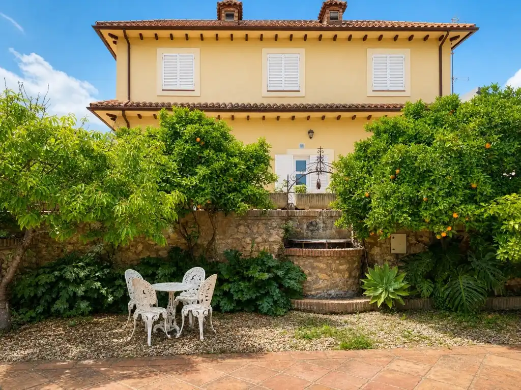 Terrassa de Casa o xalet en venda en Córdoba amb Jardí privat, Terrassa i Traster