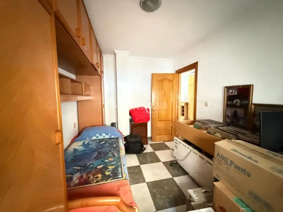 Habitación de Casa adosada en venta en Xirivella con Aire acondicionado