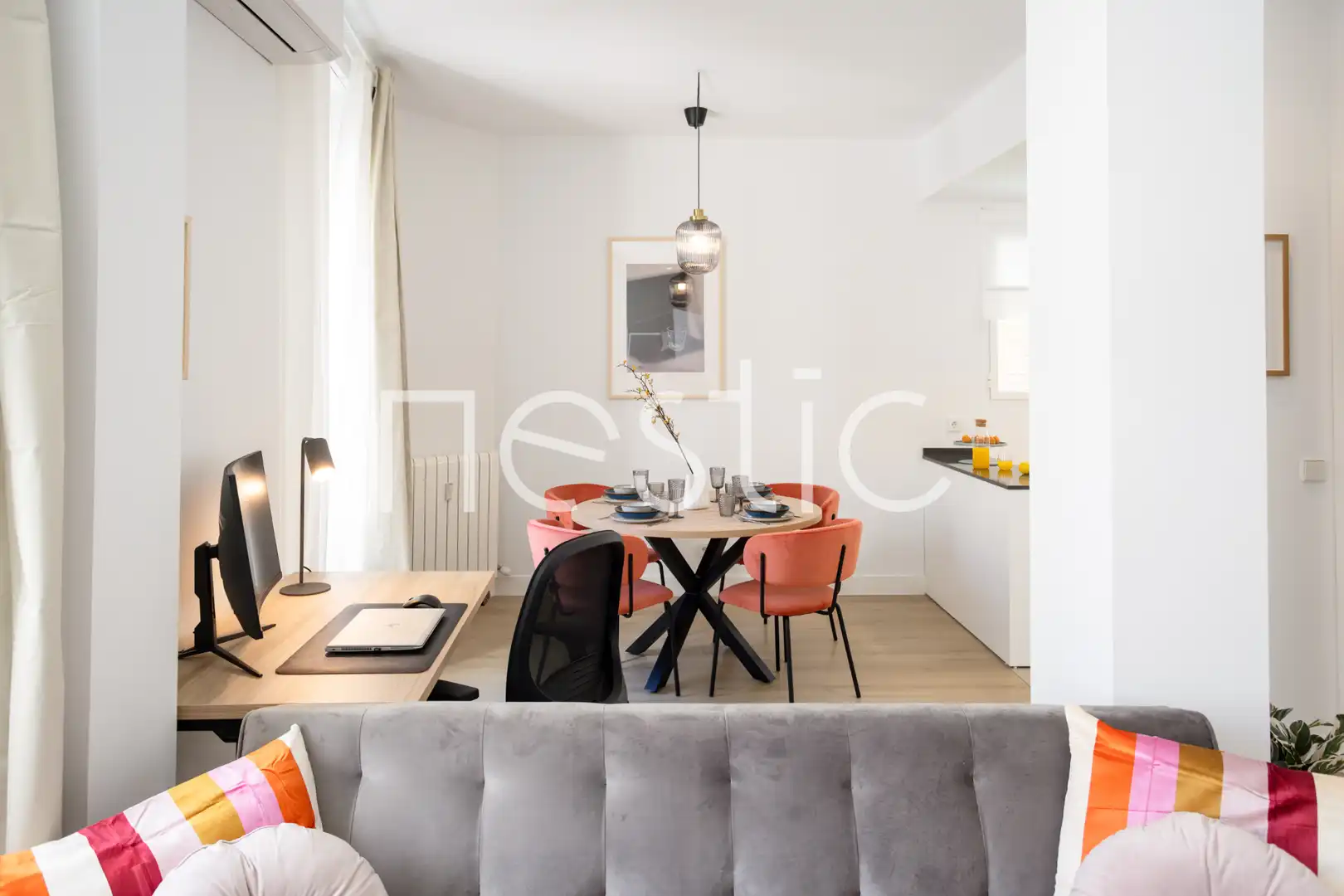 Habitación de Apartamento de alquiler en Madrid con Aire acondicionado, Calefacción y Amueblado