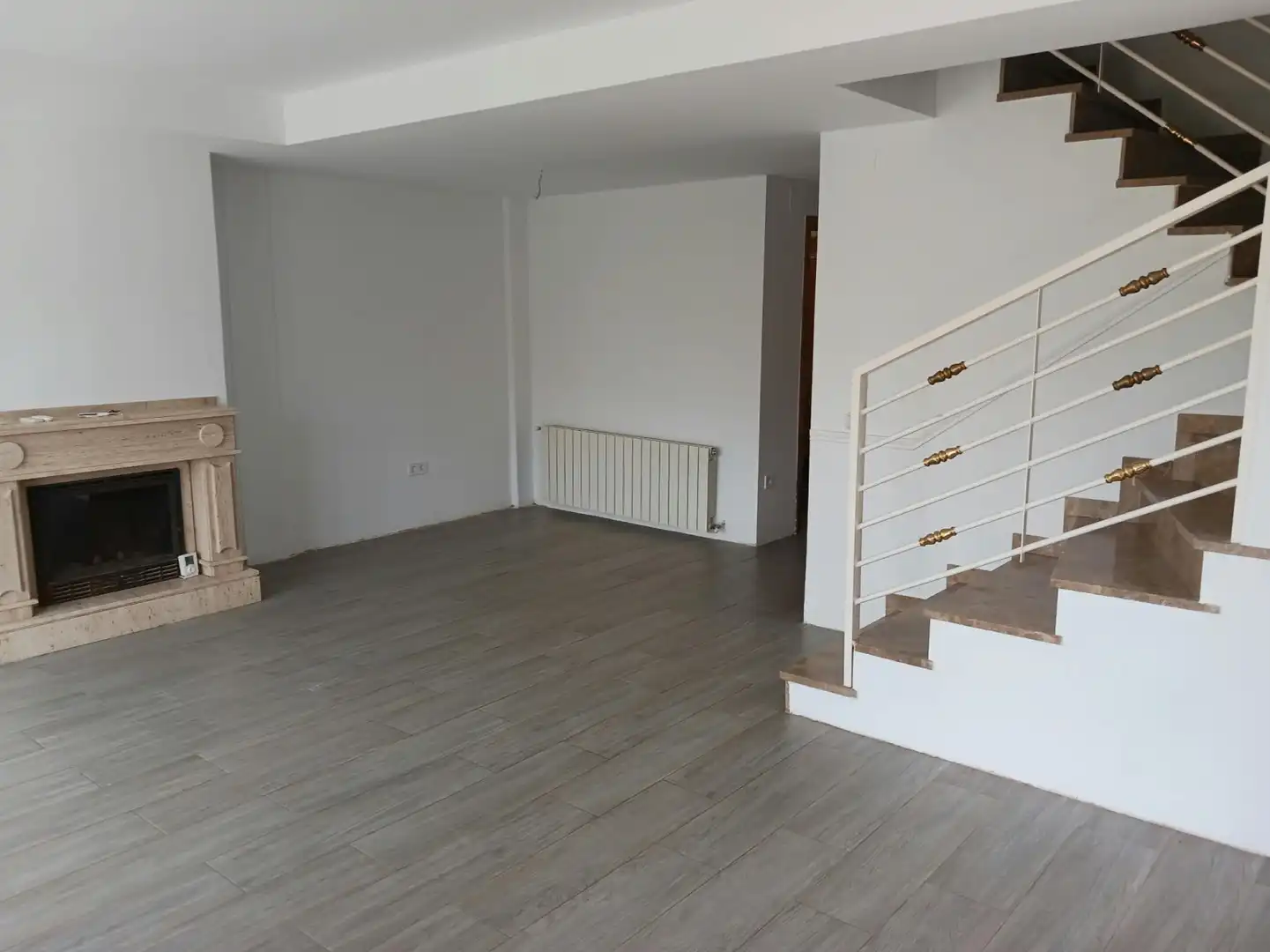 Casa adosada en venta en Plaza Xúquer