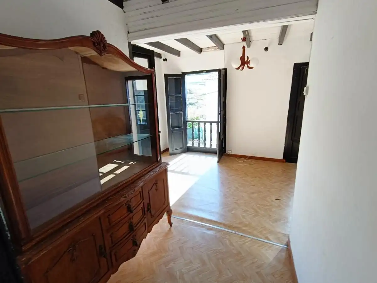 Einfamilien-Reihenhaus zum Verkauf in Llanes mit Terrasse, Abstellraum und Möbliert