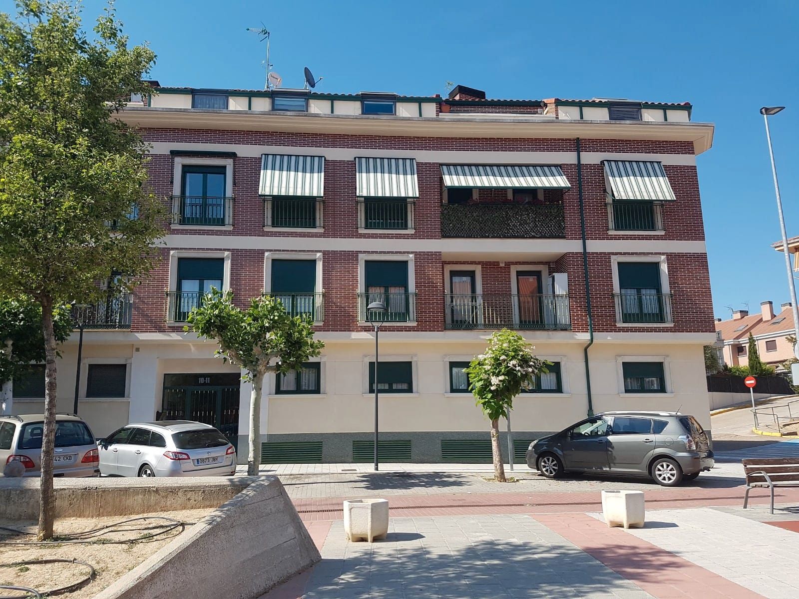 Exterior view of Attic for sale in Cistérniga  with Heating, Parquet flooring and Terrace