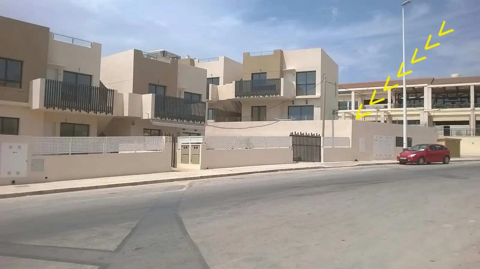 Bungalow con piscina en venta en Calle NARANJO-ZENIA II, imagen 3