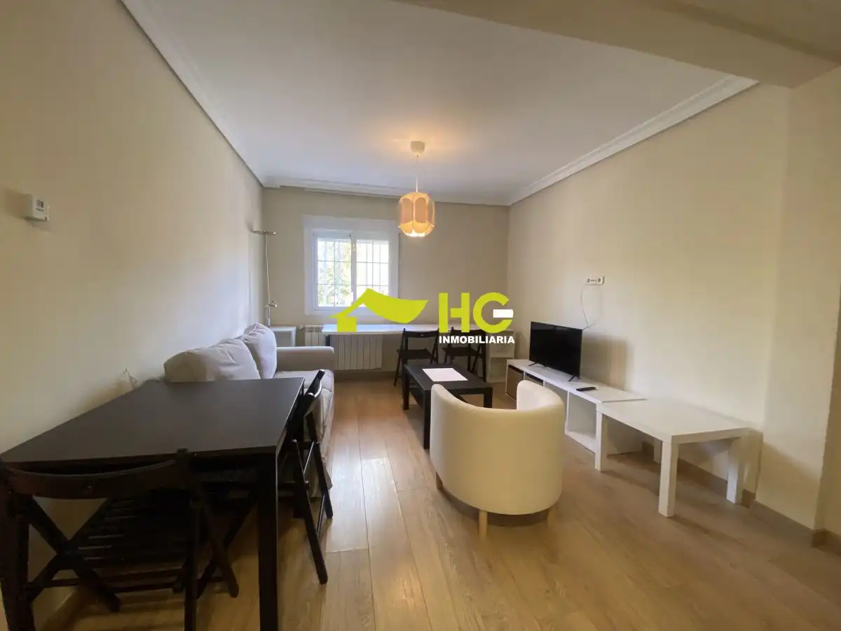 Sala d'estar de Pis de lloguer en Villaviciosa de Odón amb Calefacció i Moblat