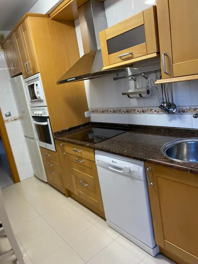 Cuina de Pis de lloguer en Zaragoza amb Aire condicionat, Calefacció i Terrassa