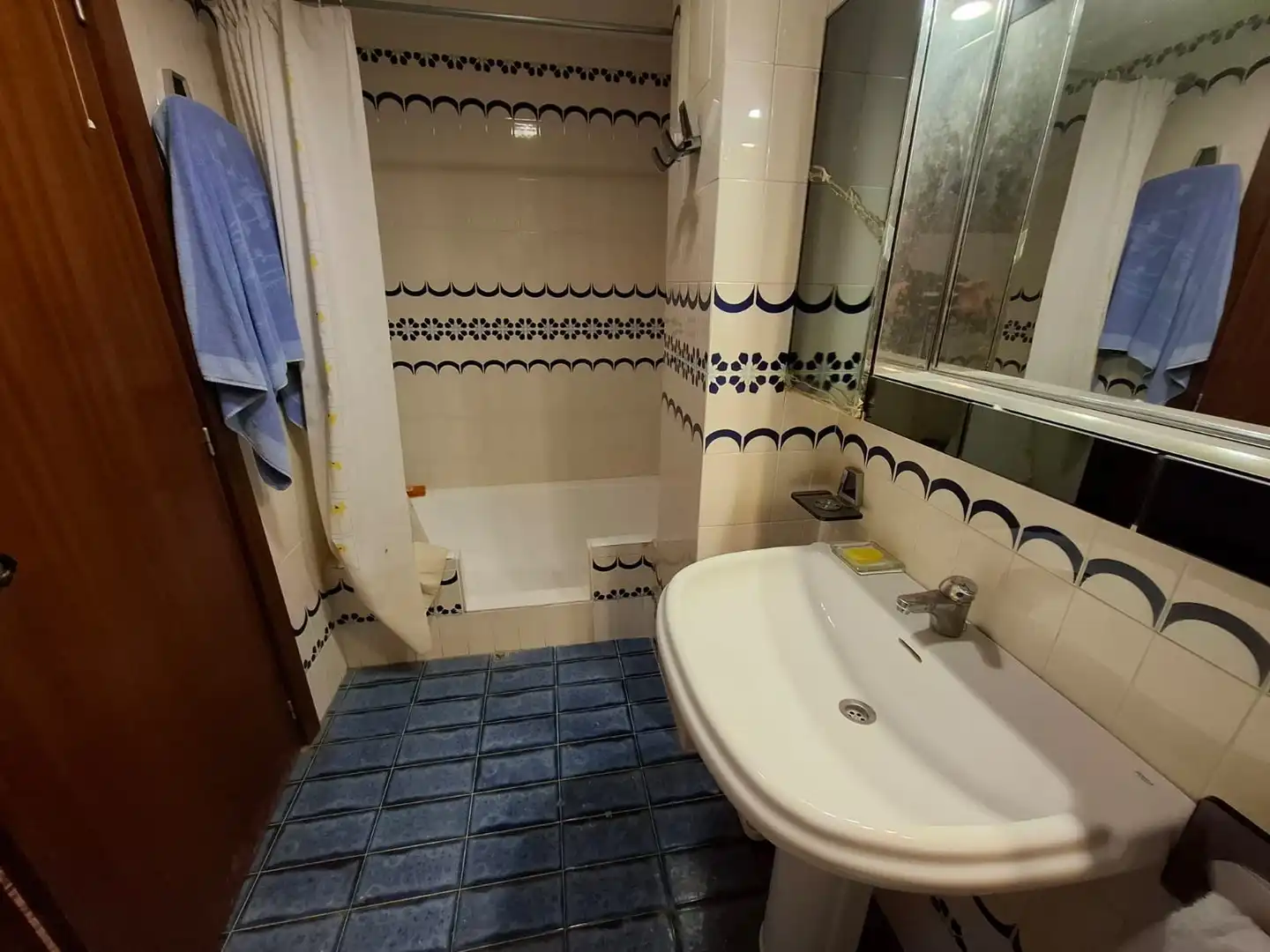 Bathroom of Flat for sale in Ontinyent  with Air Conditioner, Storage room and Balcony