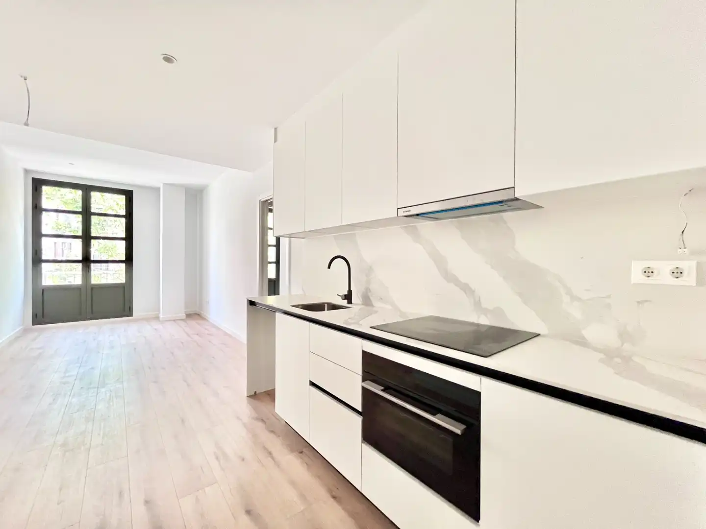 Cuina de Pis de lloguer en Barcelona amb Aire condicionat, Calefacció i Parquet