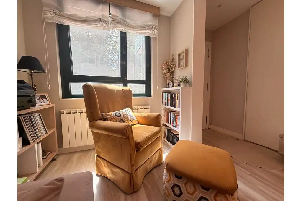 Sala de estar de Piso en venta en Teo con Calefacción, Parquet y Trastero