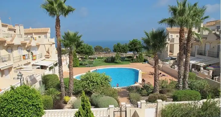 Schwimmbecken von Haus oder Chalet zum Verkauf in Santa Pola mit Klimaanlage, Privatgarten und Möbliert