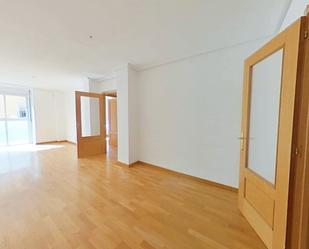 Flat for sale in  Madrid Capital  with Heating and Oven