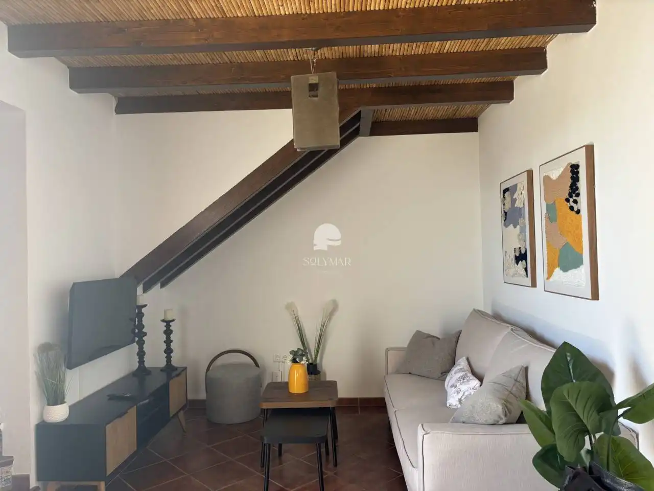 Sala d'estar de Finca rústica de lloguer en Vélez-Málaga amb Aire condicionat, Terrassa i Moblat