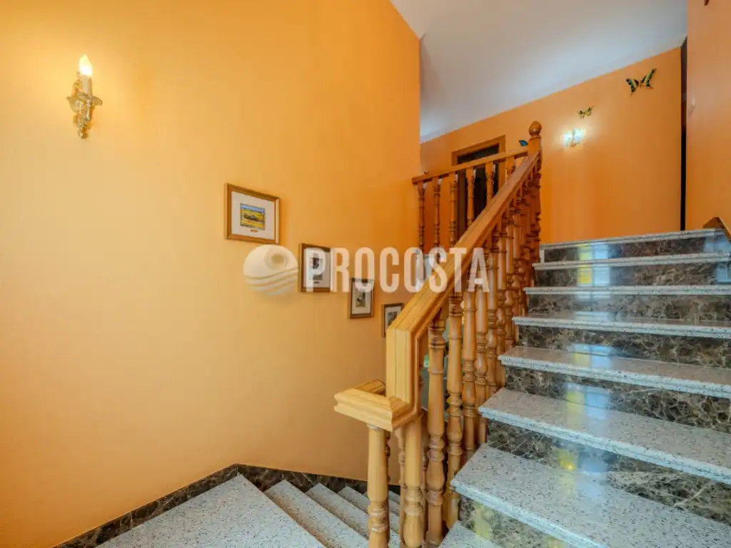 Casa o xalet en venda en Fuente Vaqueros amb Aire condicionat, Jardí privat i Terrassa