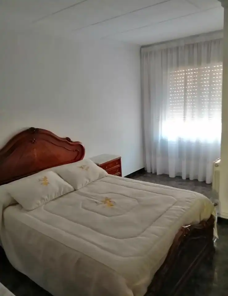 Dormitori de Pis en venda en Cerdanyola del Vallès amb Aire condicionat, Calefacció i Moblat