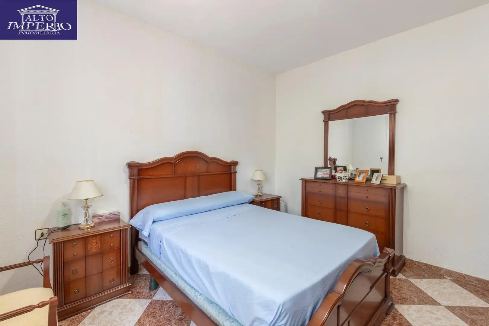 Dormitori de Casa o xalet en venda en La Zubia amb Terrassa