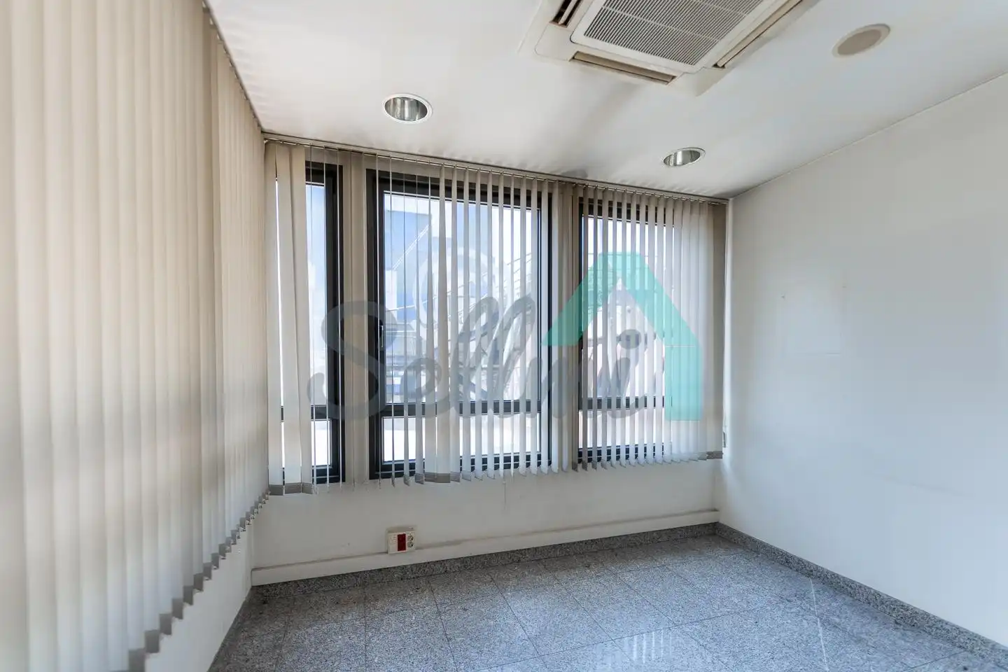 Piso en venta en Oviedo  con Parquet