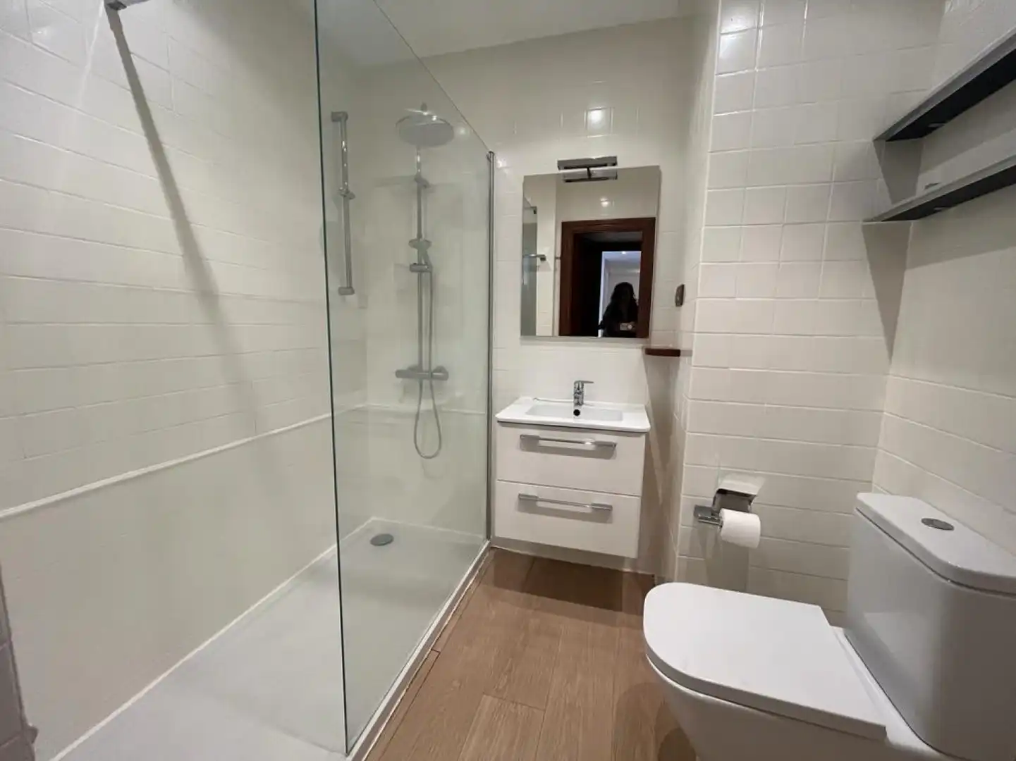Baño de Piso de alquiler en  Logroño con Aire acondicionado, Calefacción y Terraza