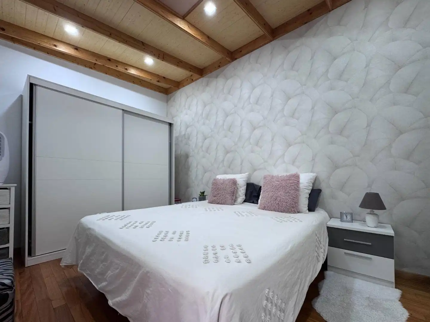 Habitación de Casa adosada en venta en Telde con Terraza, Trastero y Balcón