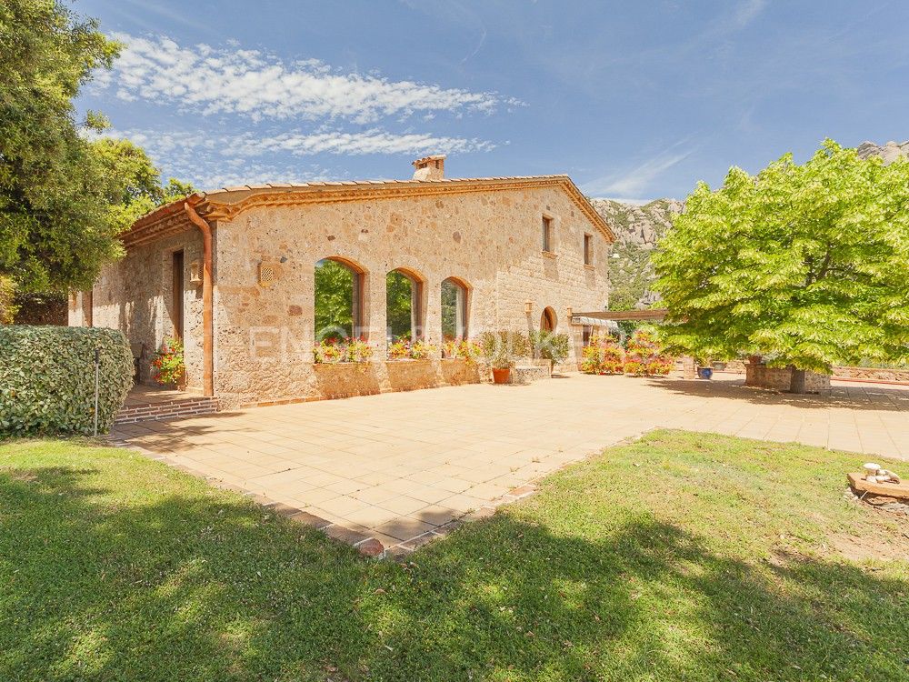 Garden of Country house to rent in El Bruc  with Air Conditioner, Heating and Private garden