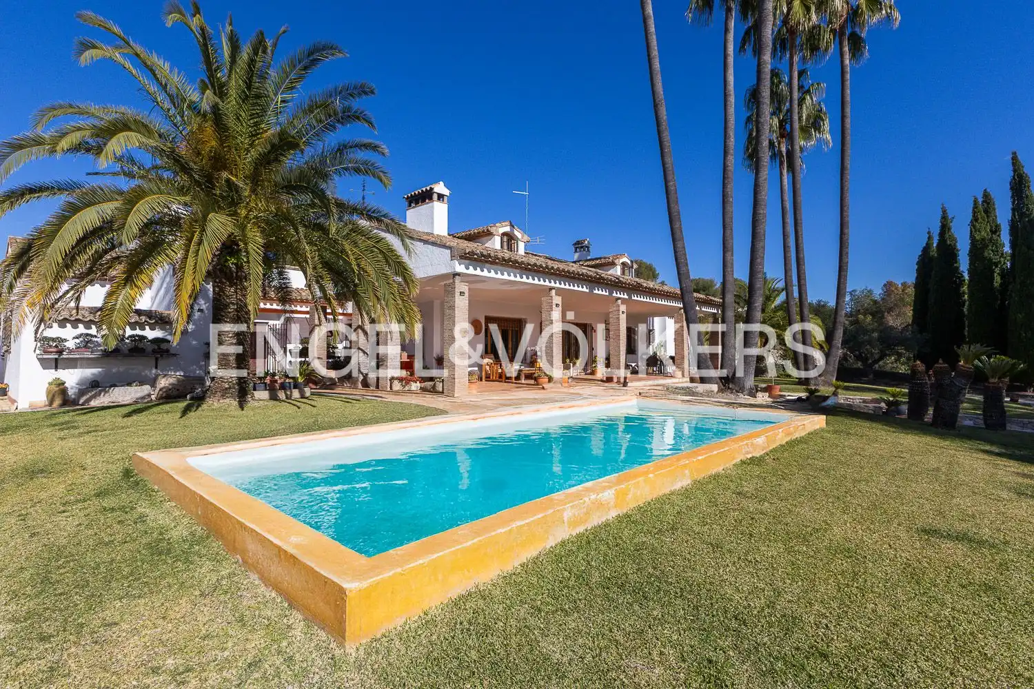 Vista exterior de Casa o xalet en venda en Ontinyent amb Aire condicionat, Calefacció i Jardí privat