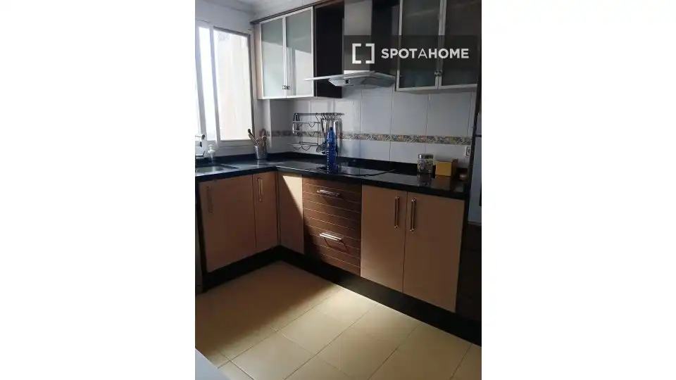 Habitación en Centro - El Castillo