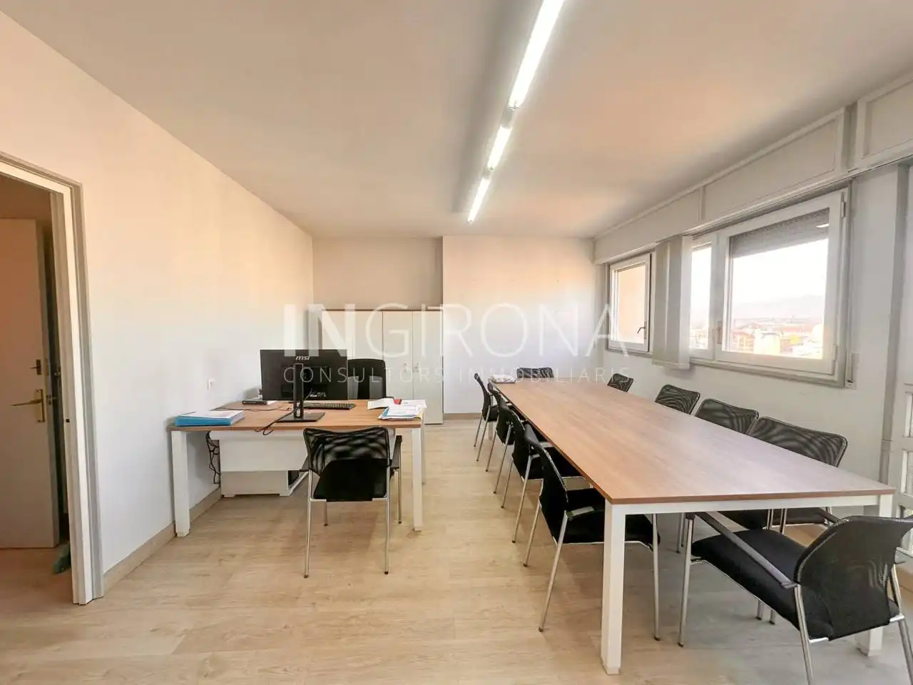 Office for sale in Girona  with Air Conditioner and Heating